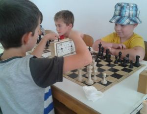 Sakkovi a Kisvakond Játszókuckóban